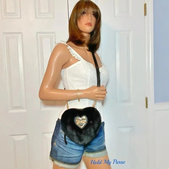 Juicy Couture Faux Fur Black Heart Crossbody Bag & Pink Card Case Wallet Set - Picture 11 of 11